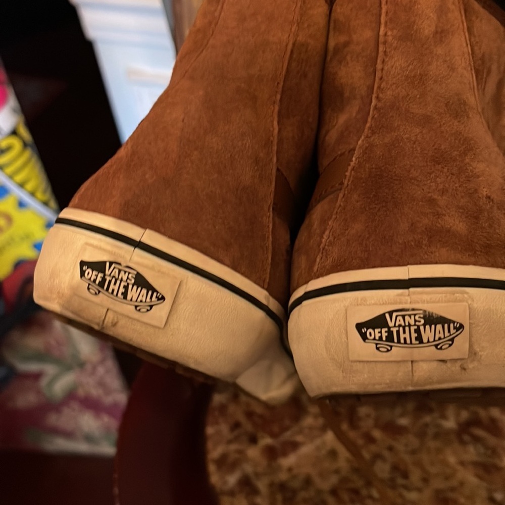 Pre-owned Vans suede brown high top size men 7. Great condition use once. - Picture 7 of 8